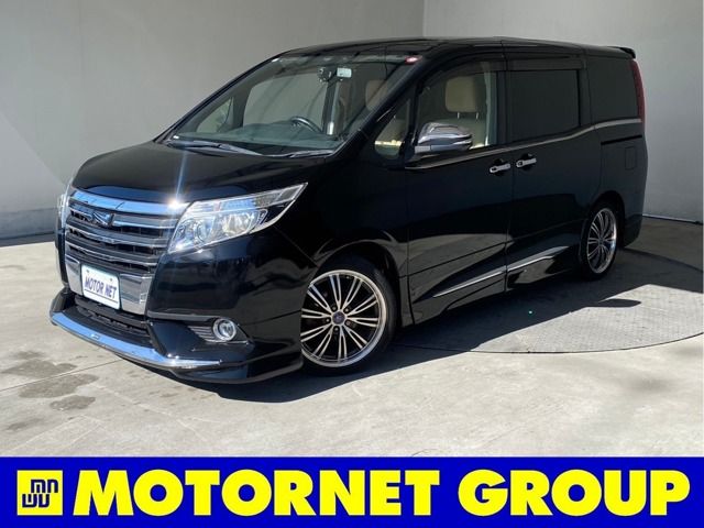 TOYOTA NOAH 2014