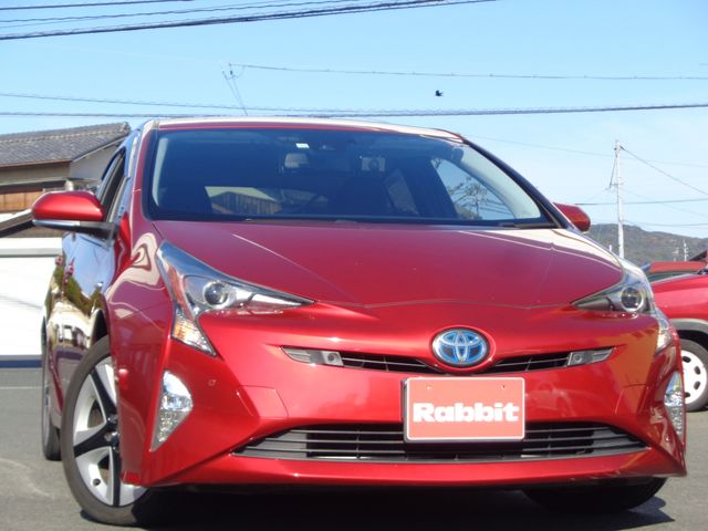 TOYOTA PRIUS 2016