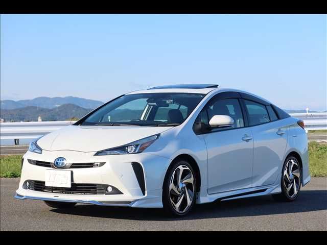 TOYOTA PRIUS 2021