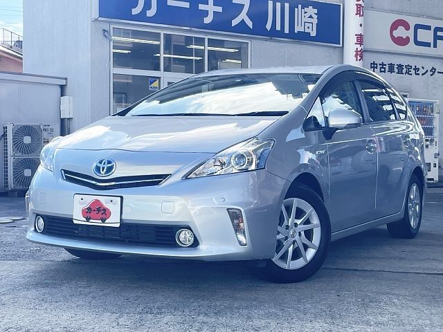 TOYOTA PRIUS ALPHA 2011