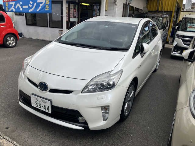 TOYOTA PRIUS 2012