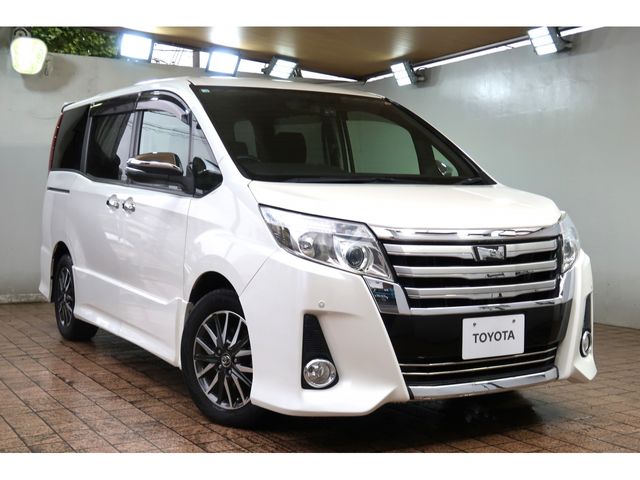 TOYOTA NOAH 2014