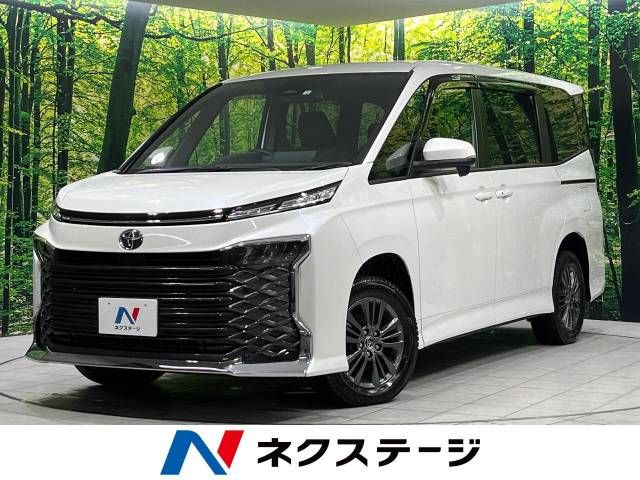 TOYOTA VOXY 4WD 2022