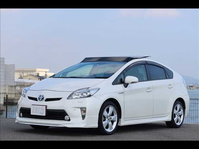 TOYOTA PRIUS 2013