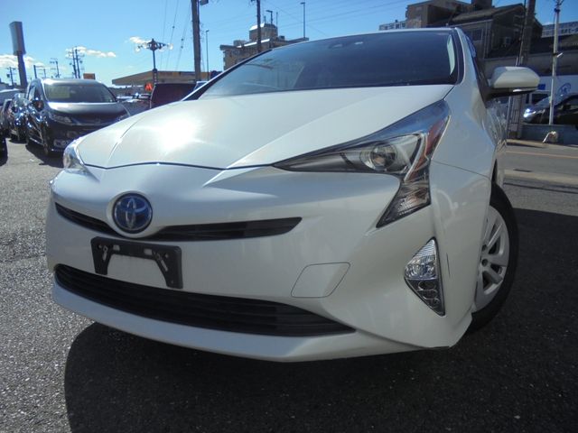 TOYOTA PRIUS 2016