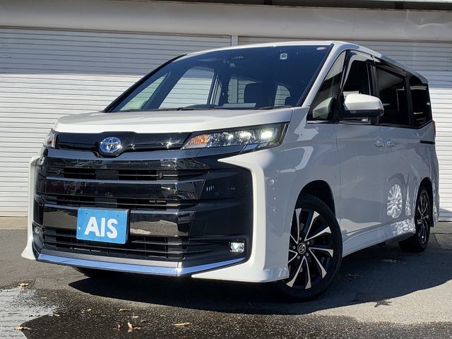 TOYOTA NOAH HYBRID 2023