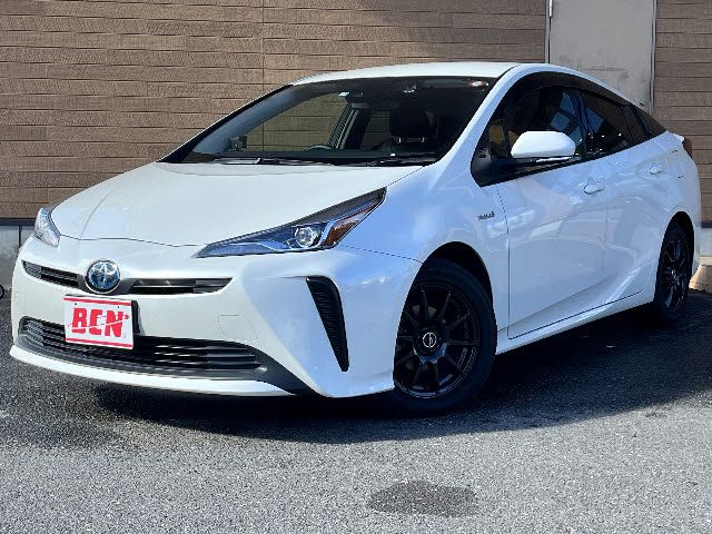 TOYOTA PRIUS 2019